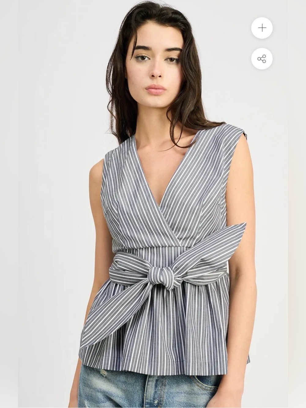 En Saison Gray & White Striped Tie-Waist Sleeveless Blouse